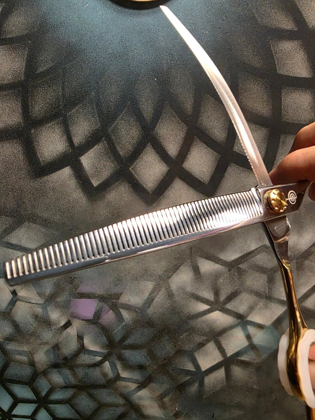 Best Thinning Shears for Dog Grooming: What Pros Look For