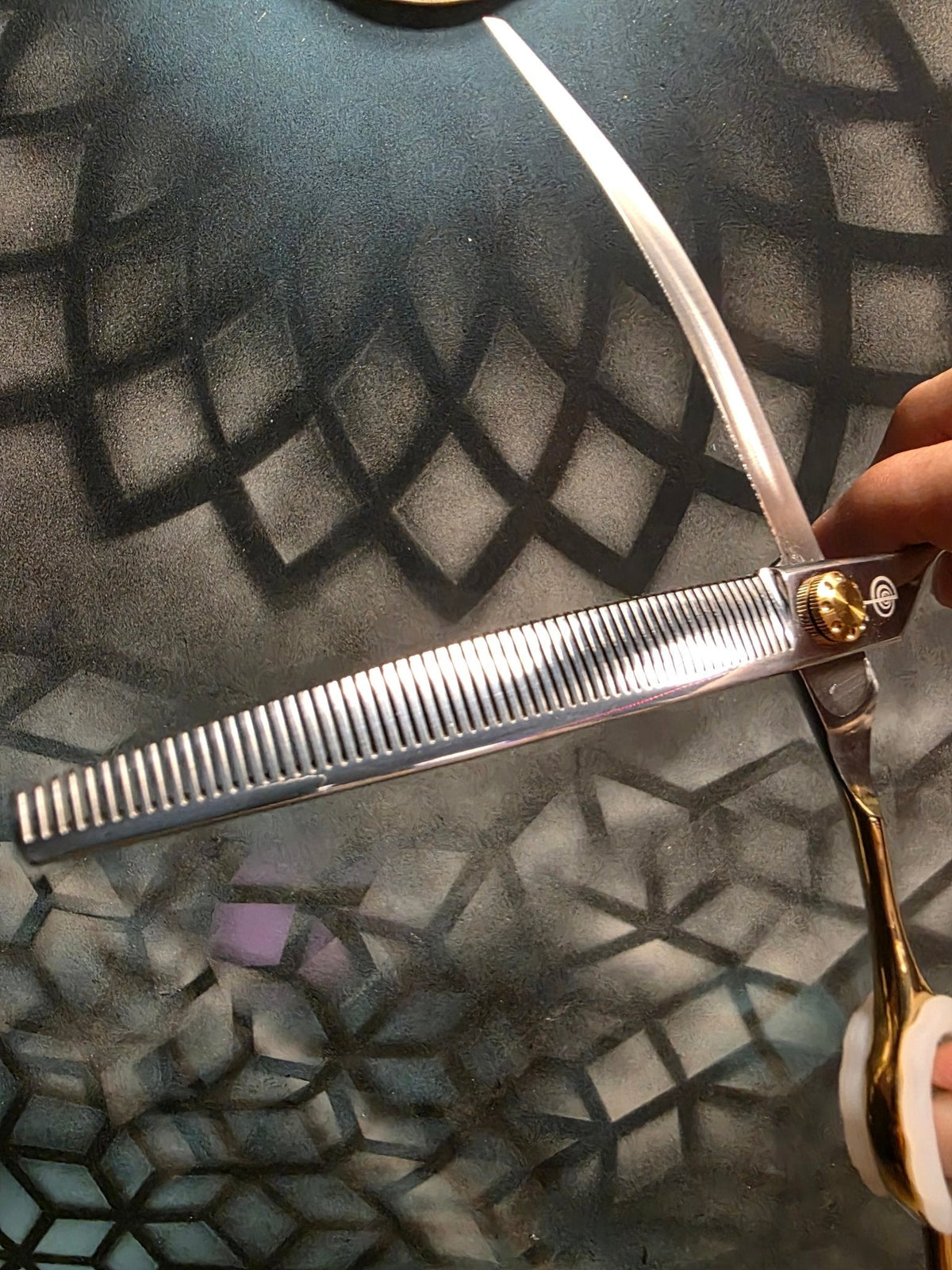 Best Thinning Shears for Dog Grooming: What Pros Look For