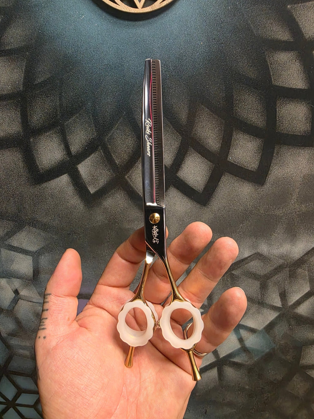 Reiki Shears Golden Touch Midas Curved Thinner - Reiki Shears