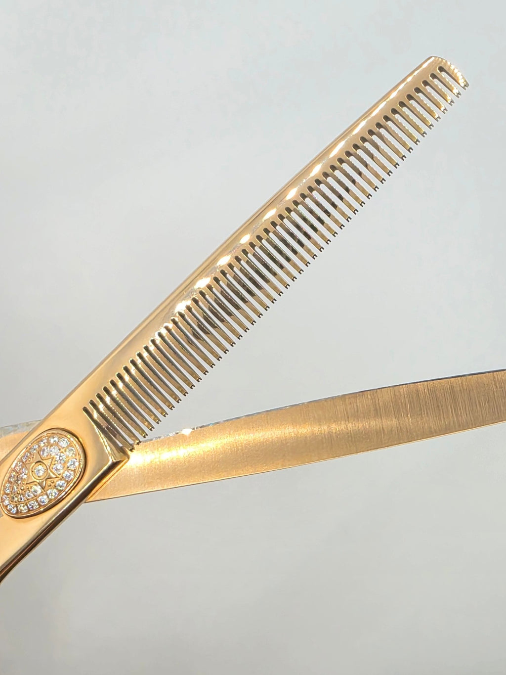 Precision thinning teeth on Royal VG10 grooming shears